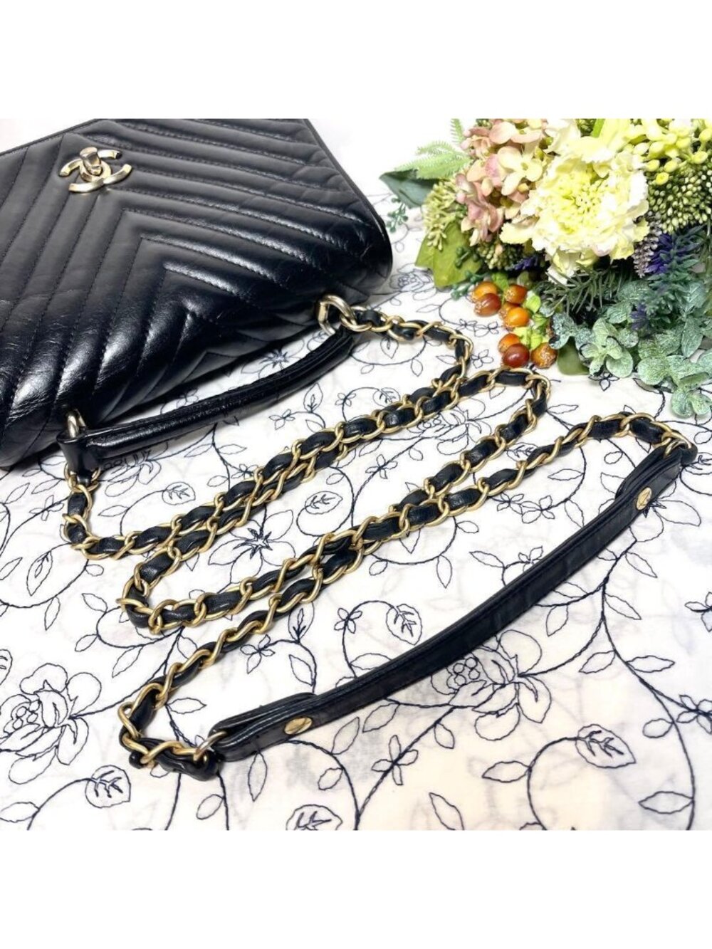 Chanel 2-Way Chevron Chain Shoulder Bag - Picture 13 of 15